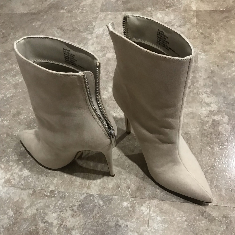 Size 8.5 Tan Heel Booties (Suede)